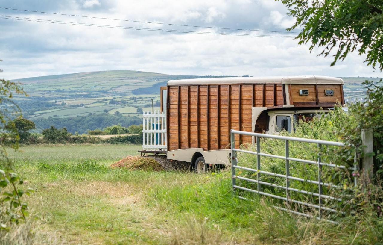 Penrhiw Farm B & B Goodwick Exterior foto